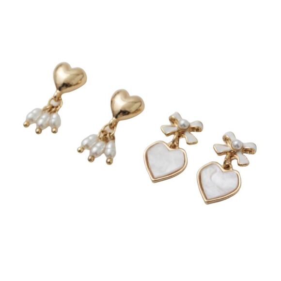 UO | Pearl Bow Heart Delicate Earring Set - Picture 2 of 3